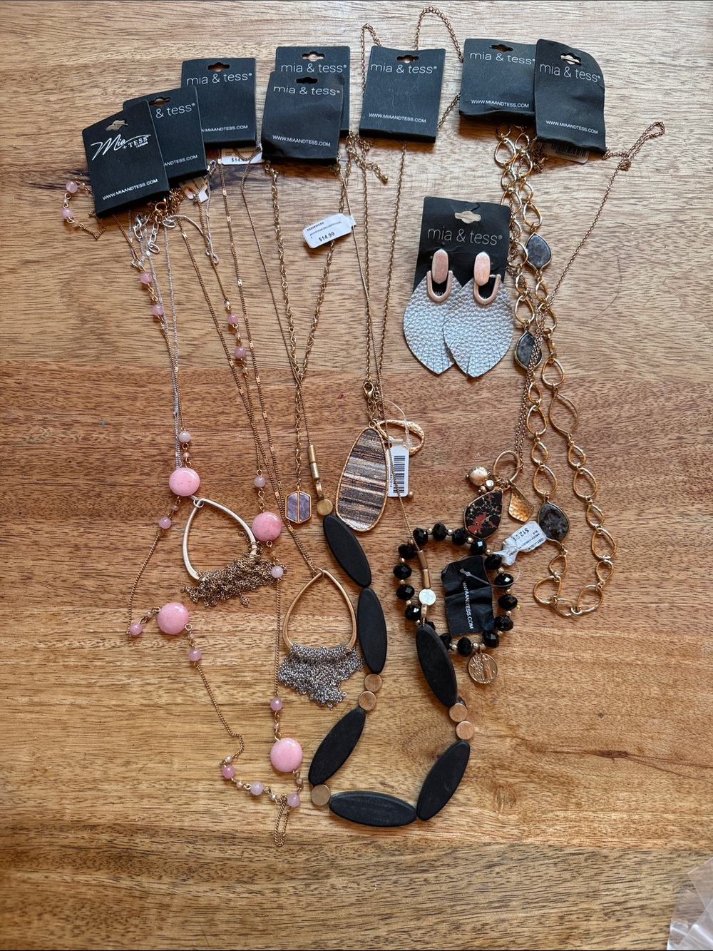 Lot of 10 Pieces of Mia & Tess Jewelry Necklaces Bracelet Earrings NWT